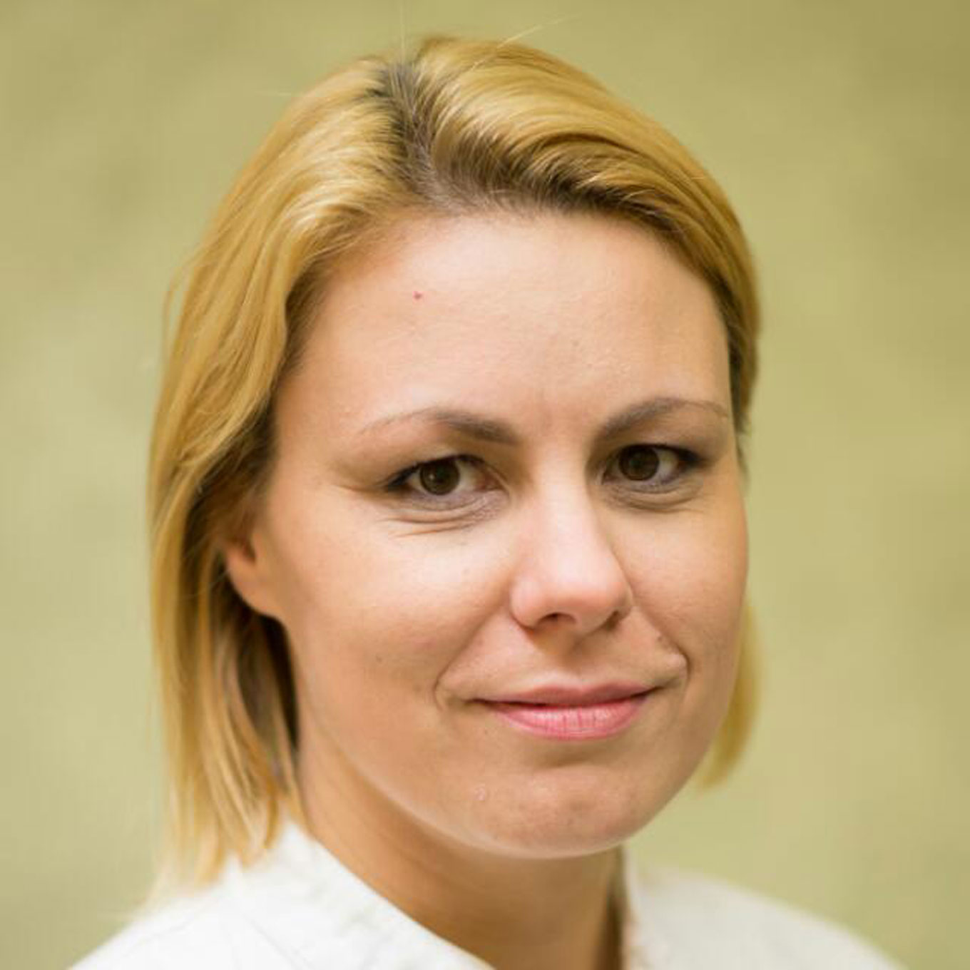 Dr Lara Petrović